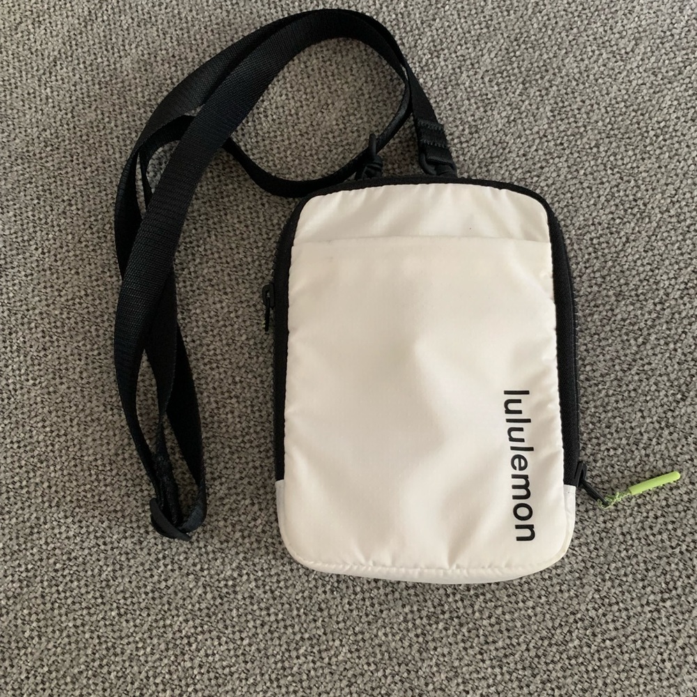 Lululemon Easy Access Crossbody Bag